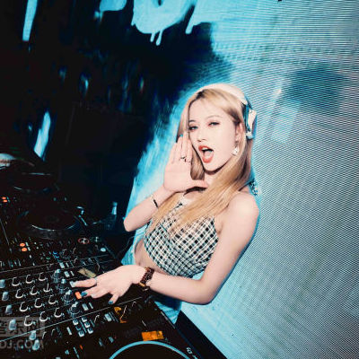 女生之间的歌dj